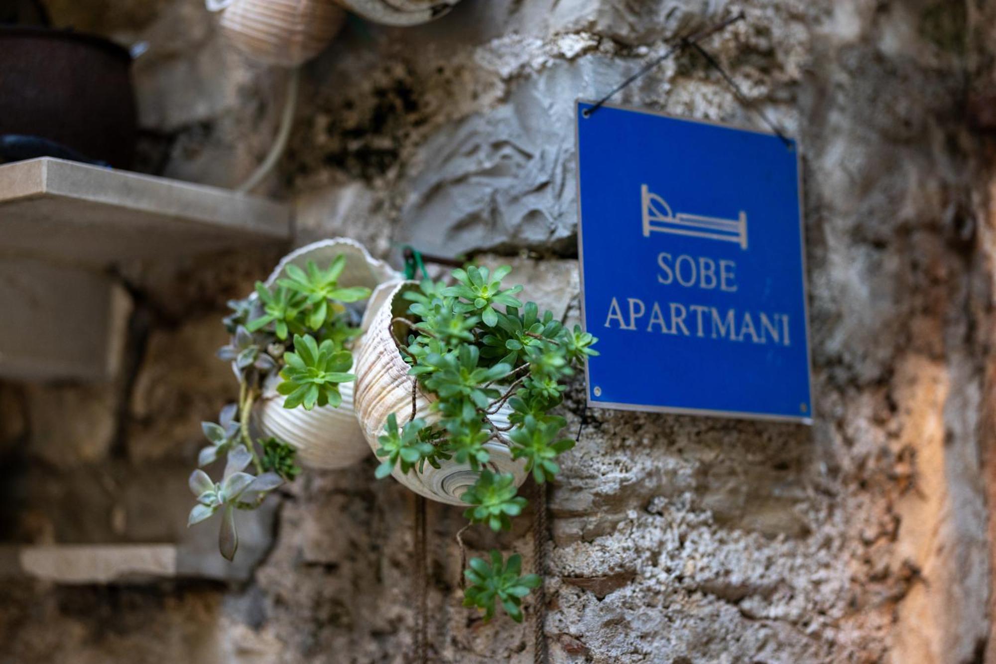 Apartments Bose Makarska Exteriör bild